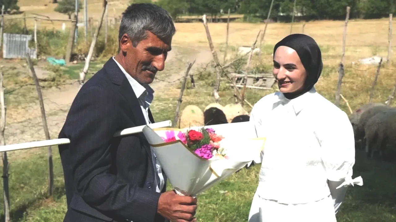 YKS Sonuçları Sevinci! Çimen Gülen Hedeflediği Bölüme Yerleşti
