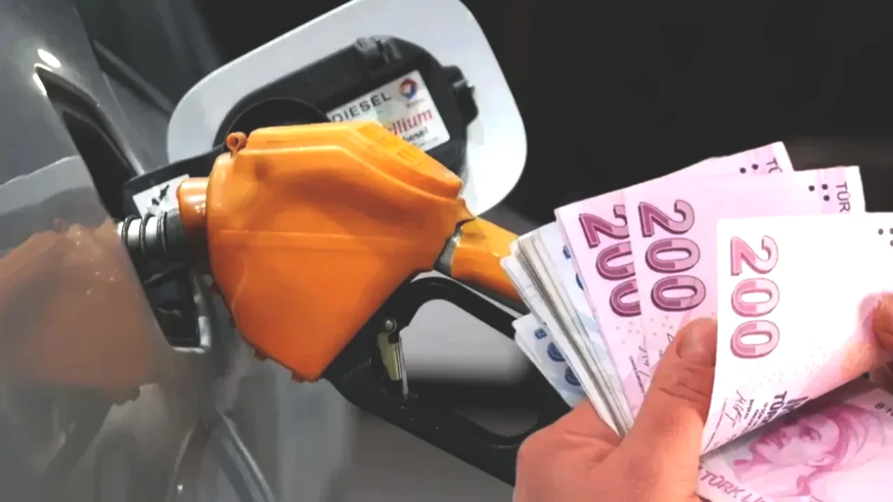 Benzinde Şok Zam! Akaryakıt Fiyatları Güncellendi, Depolarınızı Doldurun!