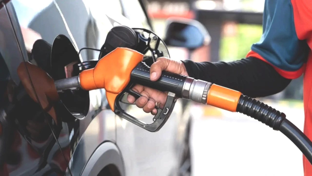 Benzin, Motorin ve LPG Fiyatları Güncellendi! Akaryakıtta Zam veya İndirim Var mı?