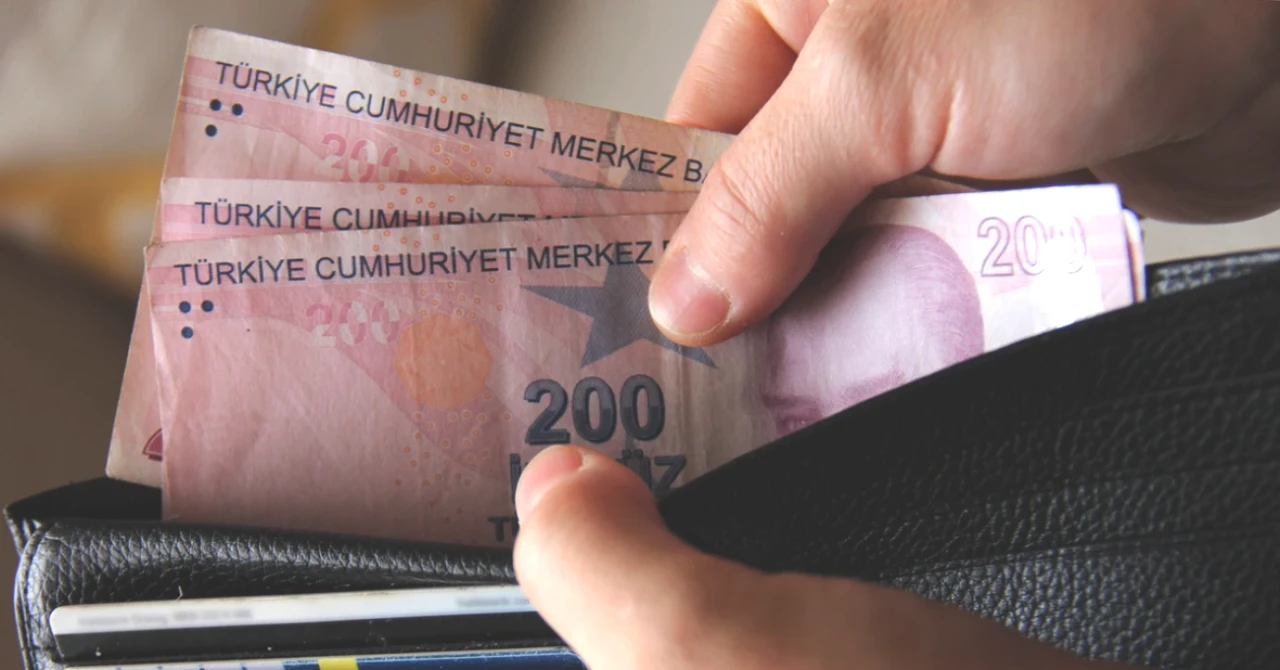 Ağustos 2025 Emekli Promosyonları Yenilendi! En Fazla Ödeyen Banka ve Tutarları Belli Oldu!