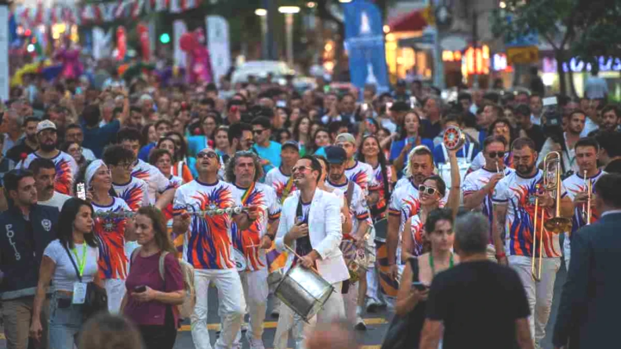 İzmir Enternasyonal Fuarı Coşkulu Kortejle Açıldı! Detaylar Burada!