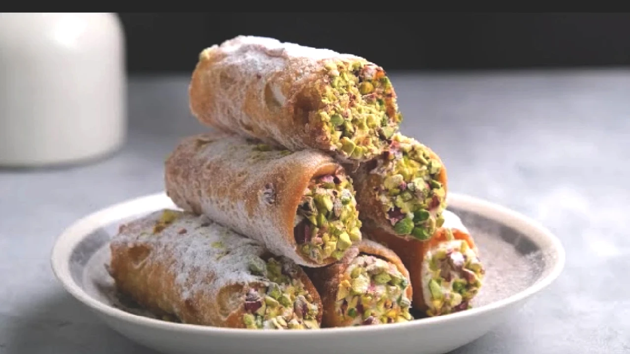 İtalya'nın Favorisi Cannoli! Dışı Çıtır, İçi Lezzet Dolu Nefis Tarifi!