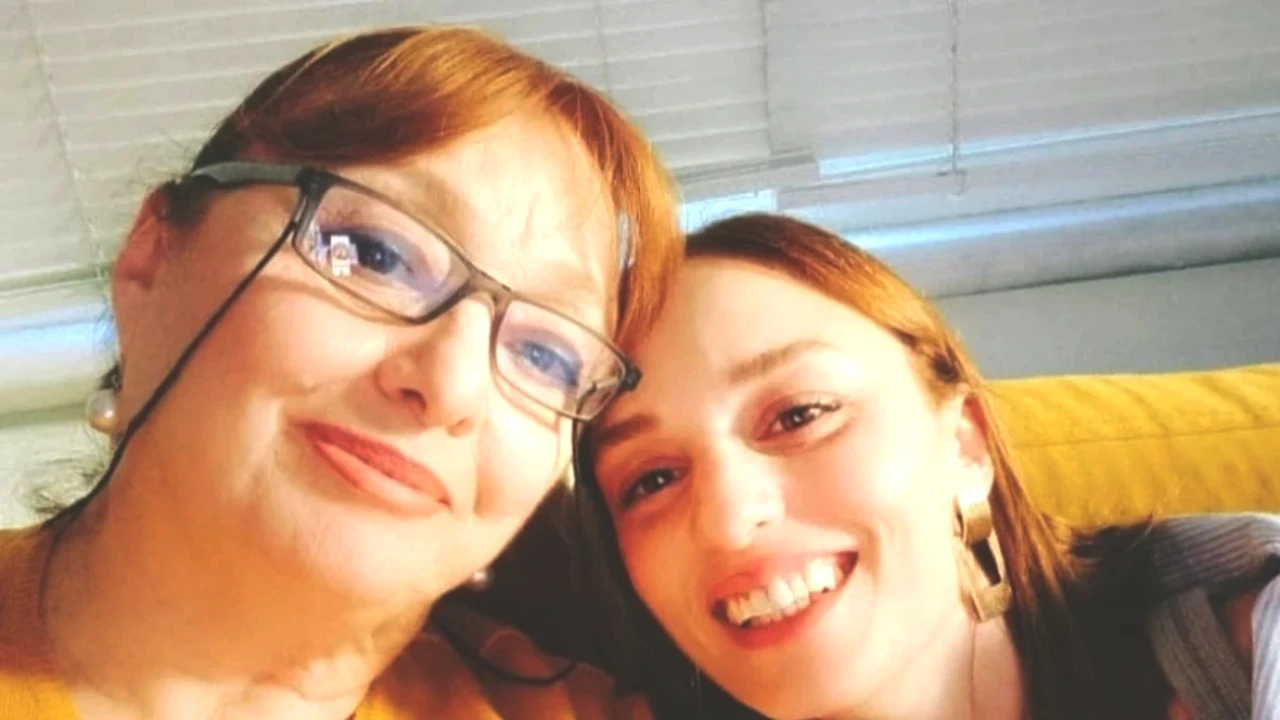 Nilperi Şahinkaya'nın Annesi Hayatını Kaybetti: Acı Hüzün!