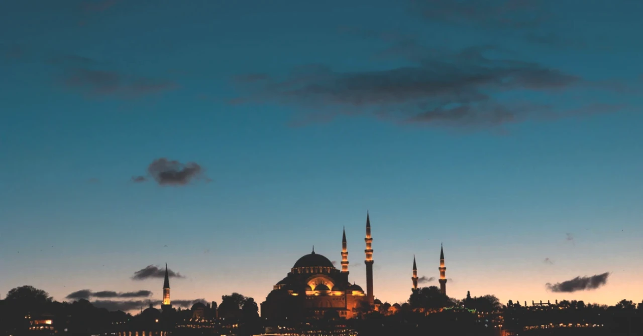 3 Eylül Mevlid Kandili: Bugün Ne Kandili? Tüm Detaylar ve Tarih!