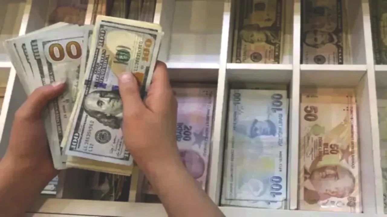 Döviz Kurları Bugün Ne Kadar? 3 Eylül 2025'te Dolar, Euro ve Sterlin Fiyatları!