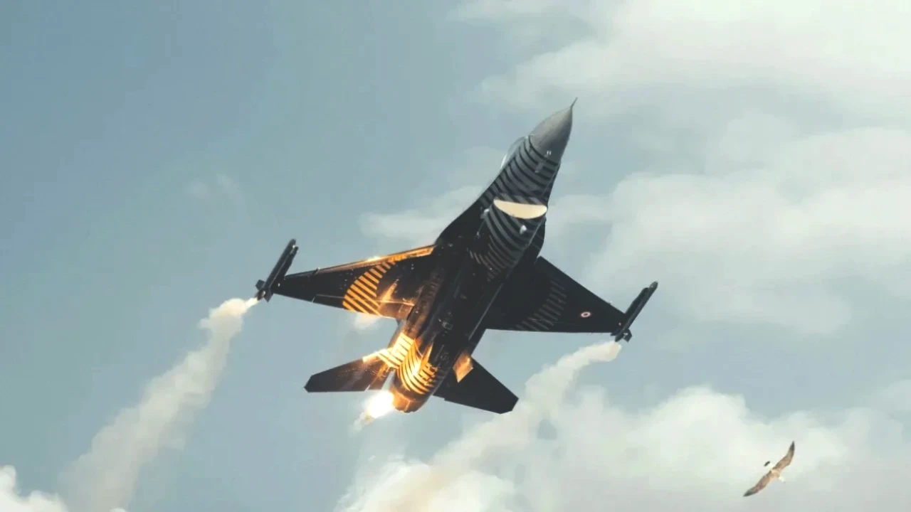 İzmir Gökyüzünde F-16 Gürültüsü! 5 Eylül'de Neler Oluyor?