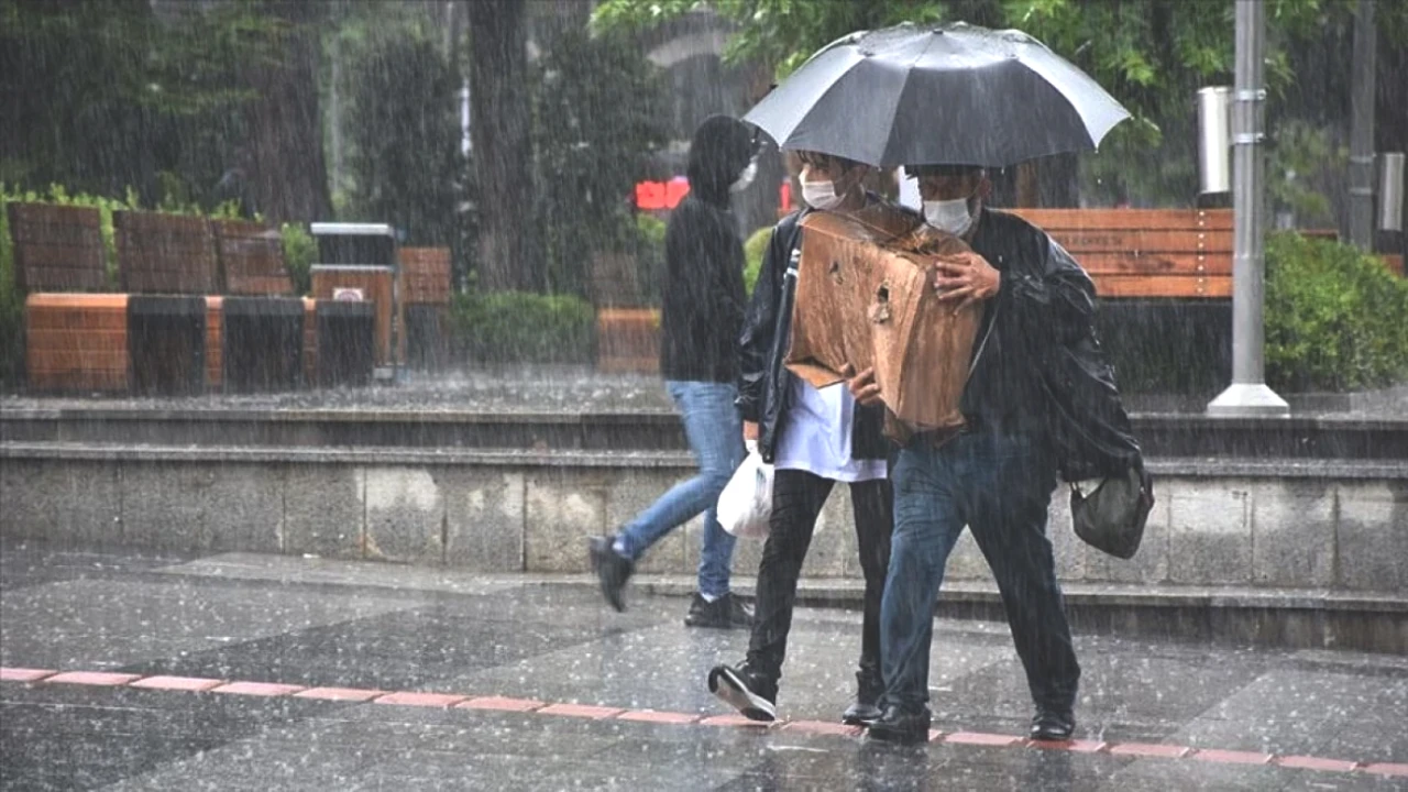 Sakarya'da Afet Alarmı! Meteoroloji Saat Verdi, Önleminizi Almayı İhmal Etmeyin!