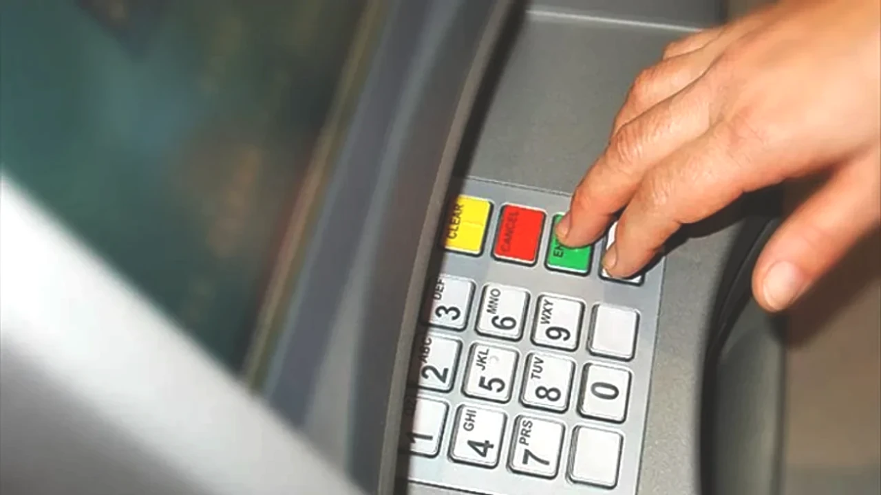 ATM Dolandırıcıları Yine Aksiyonda! Bu Hileyi Sakın Denemeyin!