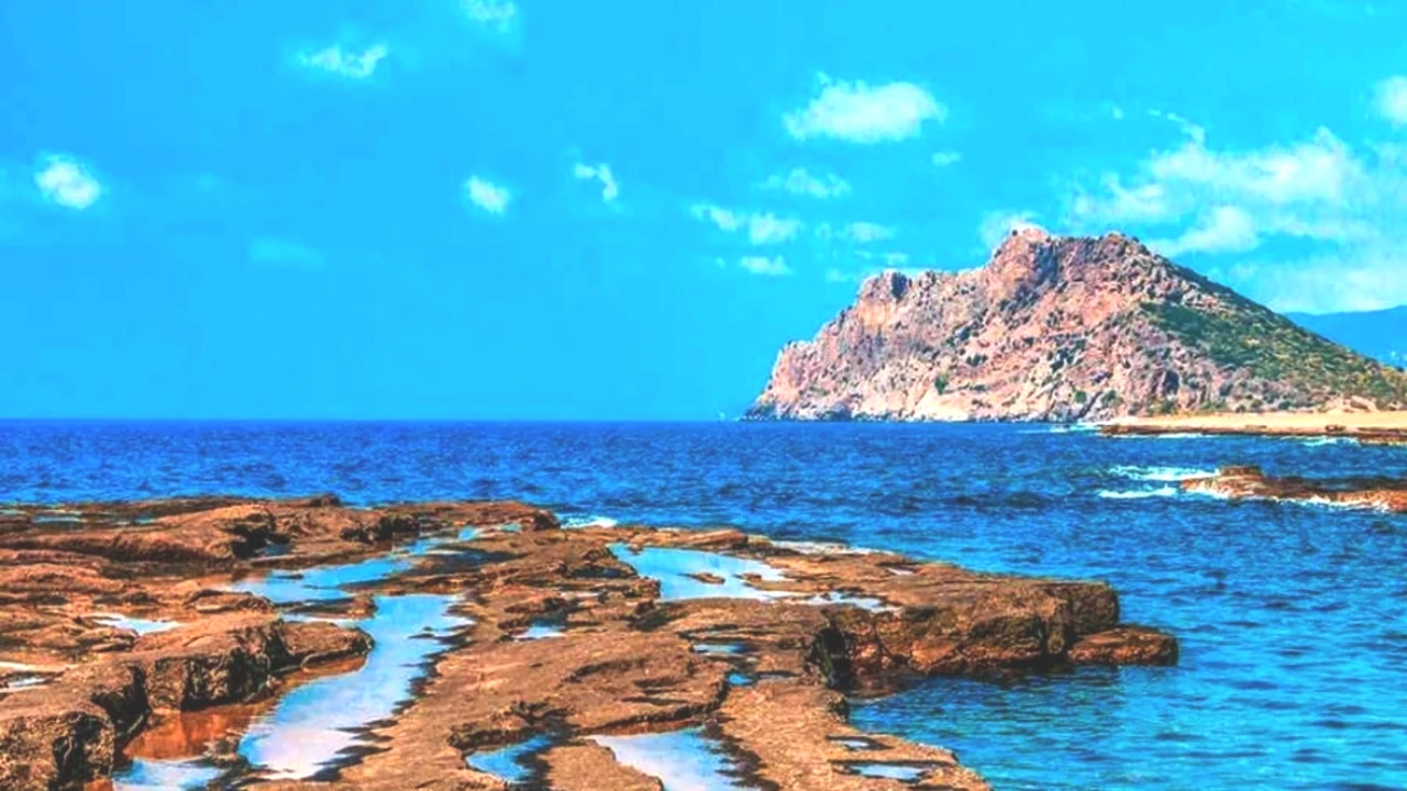 Antalya’nın Saklı Cenneti: Doğal Havuzlar ve Kayalarla Dolu Turistik Kaçamak!