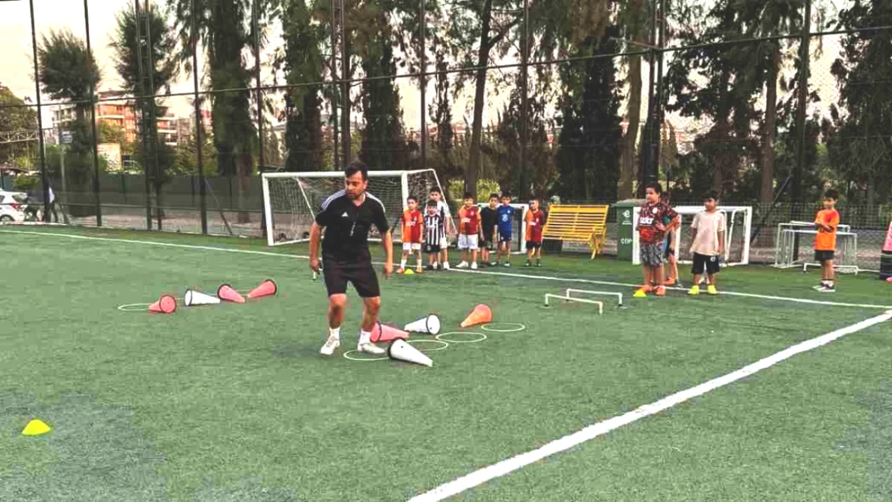 Başkan Yetişkin, Efeler'de Geleceğin Futbol Yıldızlarını Yetiştiriyor!